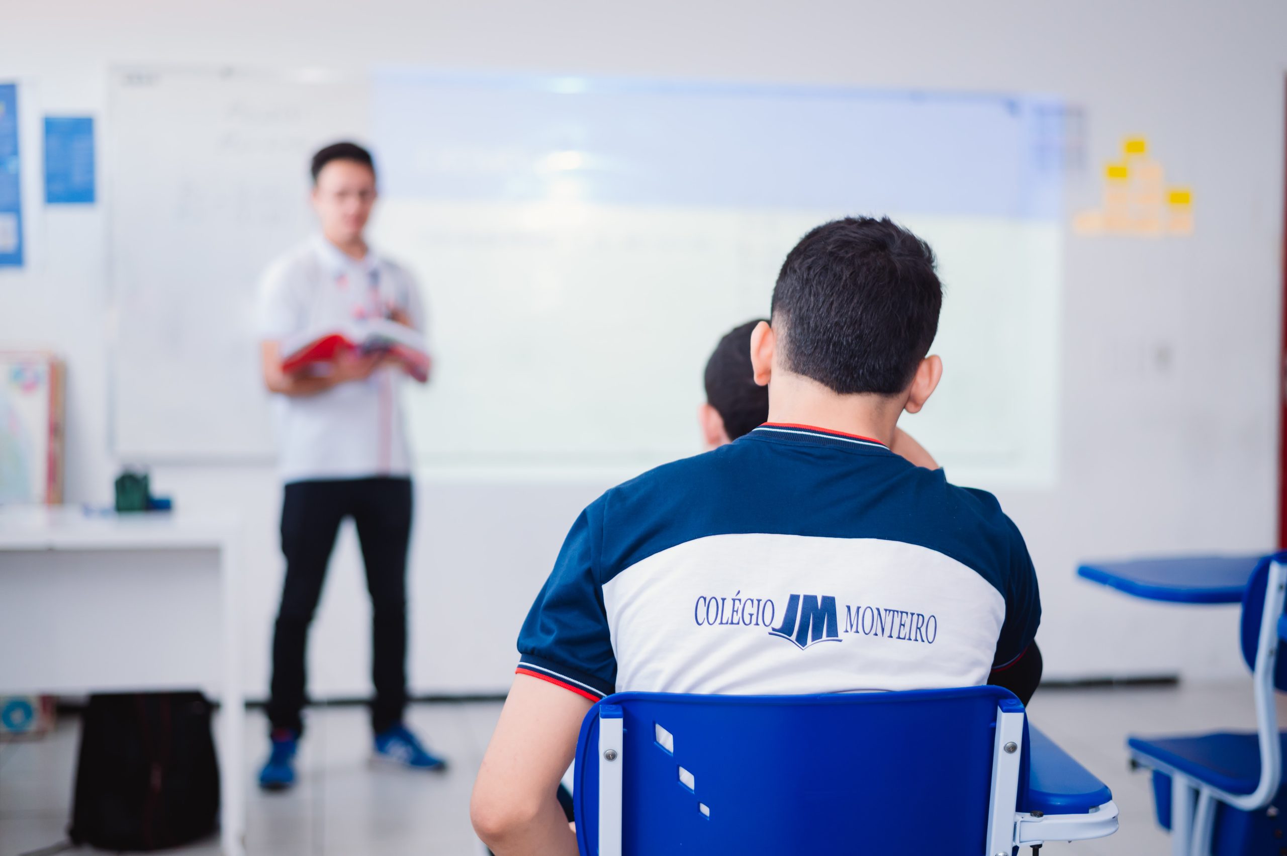 Ensino Fundamental II no Colégio JM Monteiro