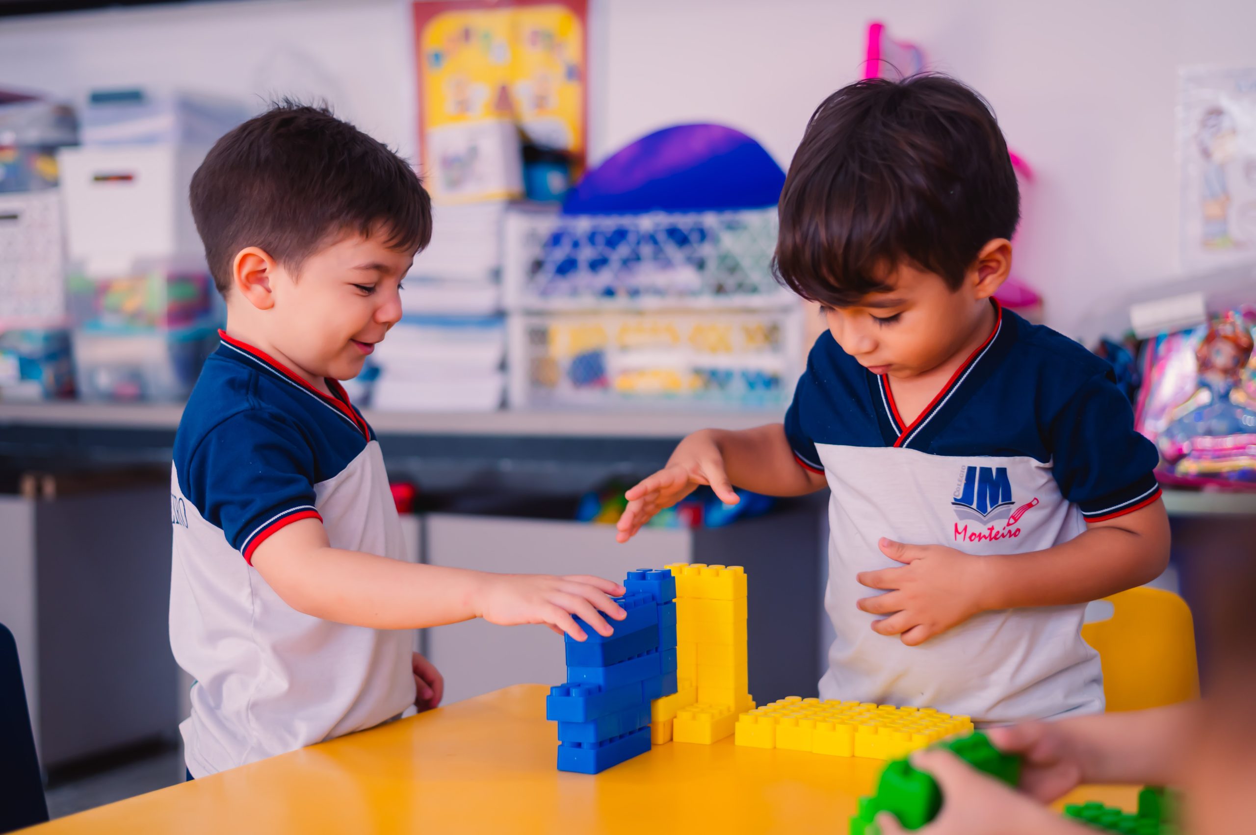 Alunos interagindo no JM Monteiro